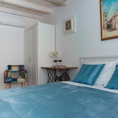 Sobe Bile Bed & Breakfast Pag Town Room photo