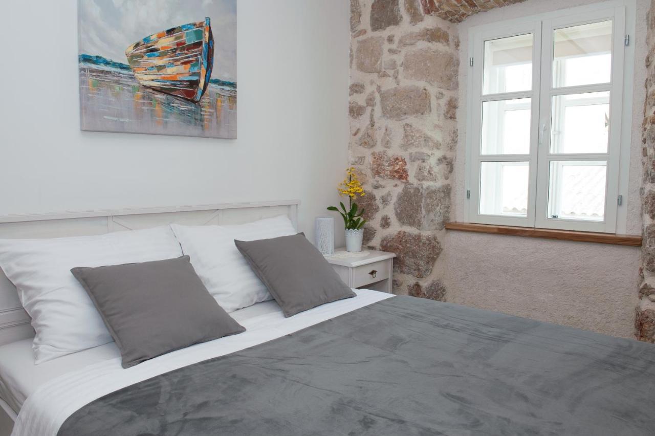 Sobe Bile Bed & Breakfast Pag Town Exterior photo
