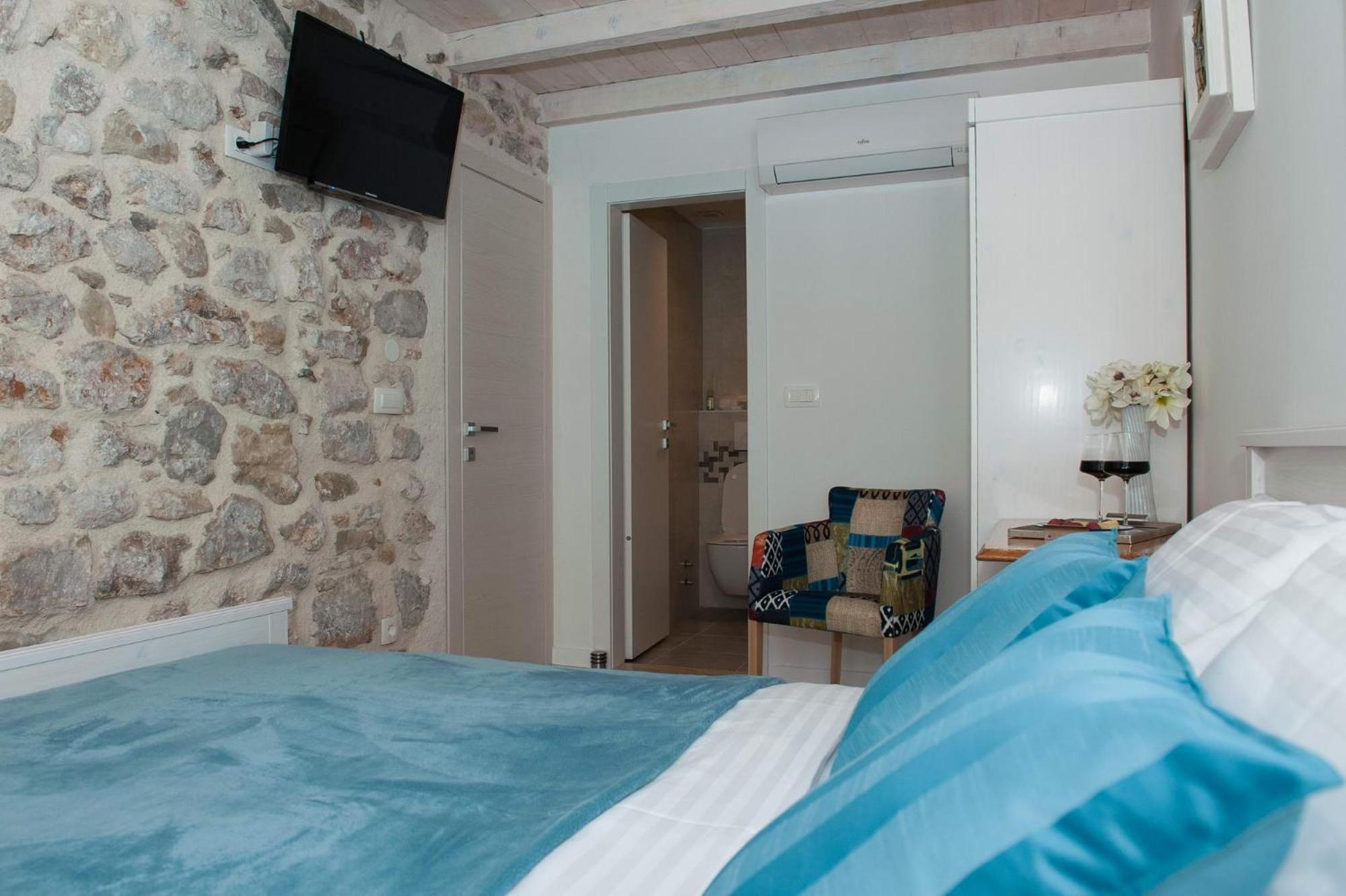 Sobe Bile Bed & Breakfast Pag Town Room photo