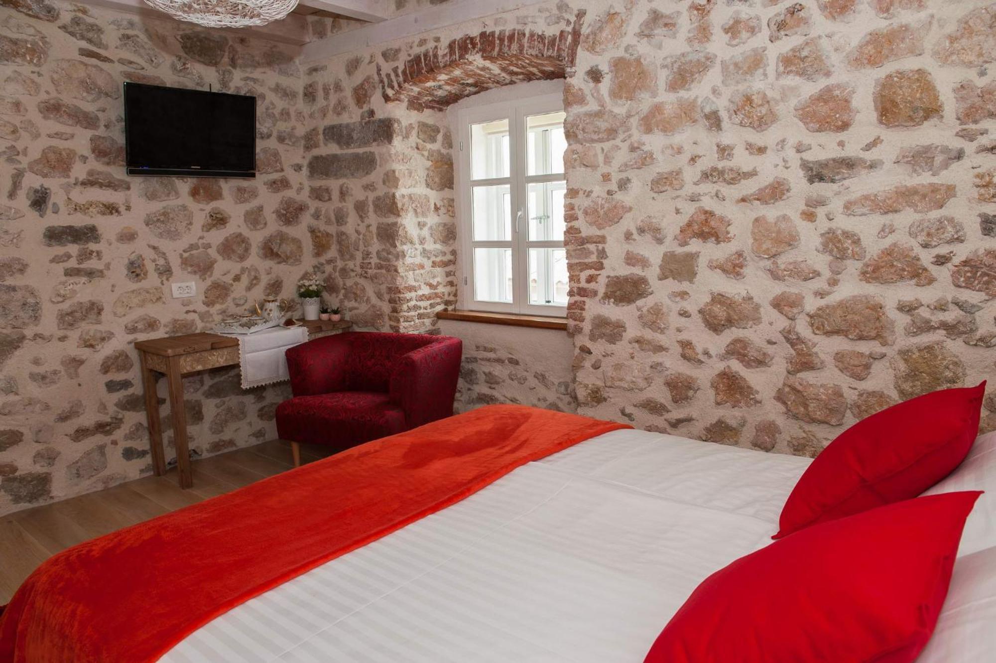 Sobe Bile Bed & Breakfast Pag Town Room photo