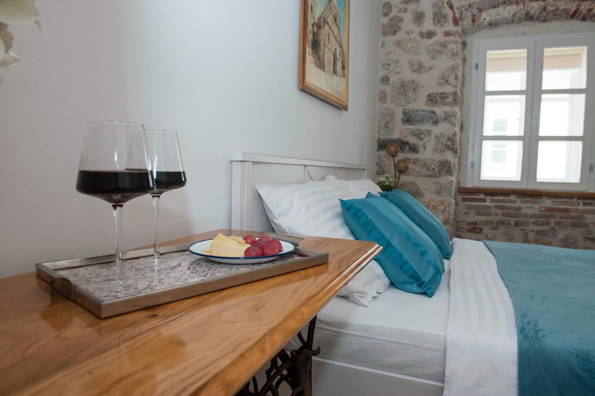Sobe Bile Bed & Breakfast Pag Town Room photo