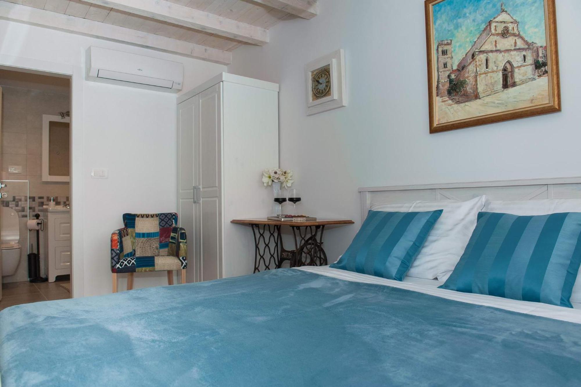 Sobe Bile Bed & Breakfast Pag Town Room photo