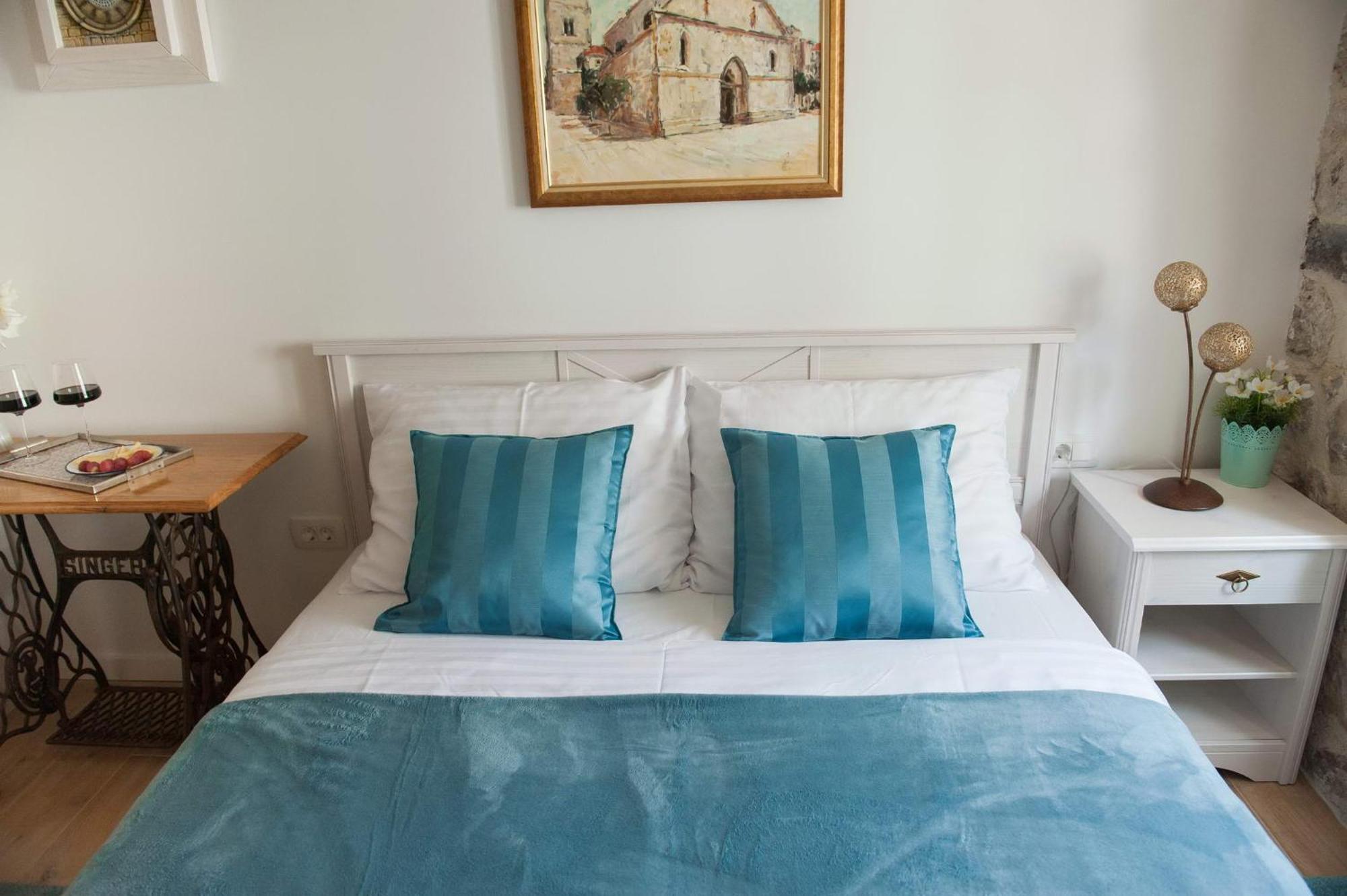 Sobe Bile Bed & Breakfast Pag Town Room photo
