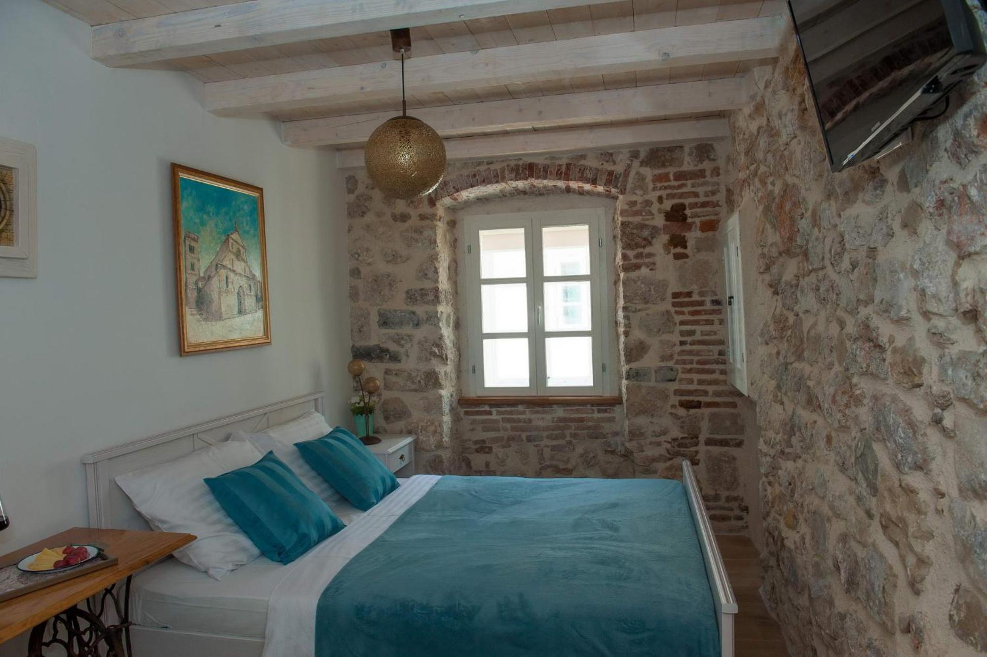 Sobe Bile Bed & Breakfast Pag Town Room photo