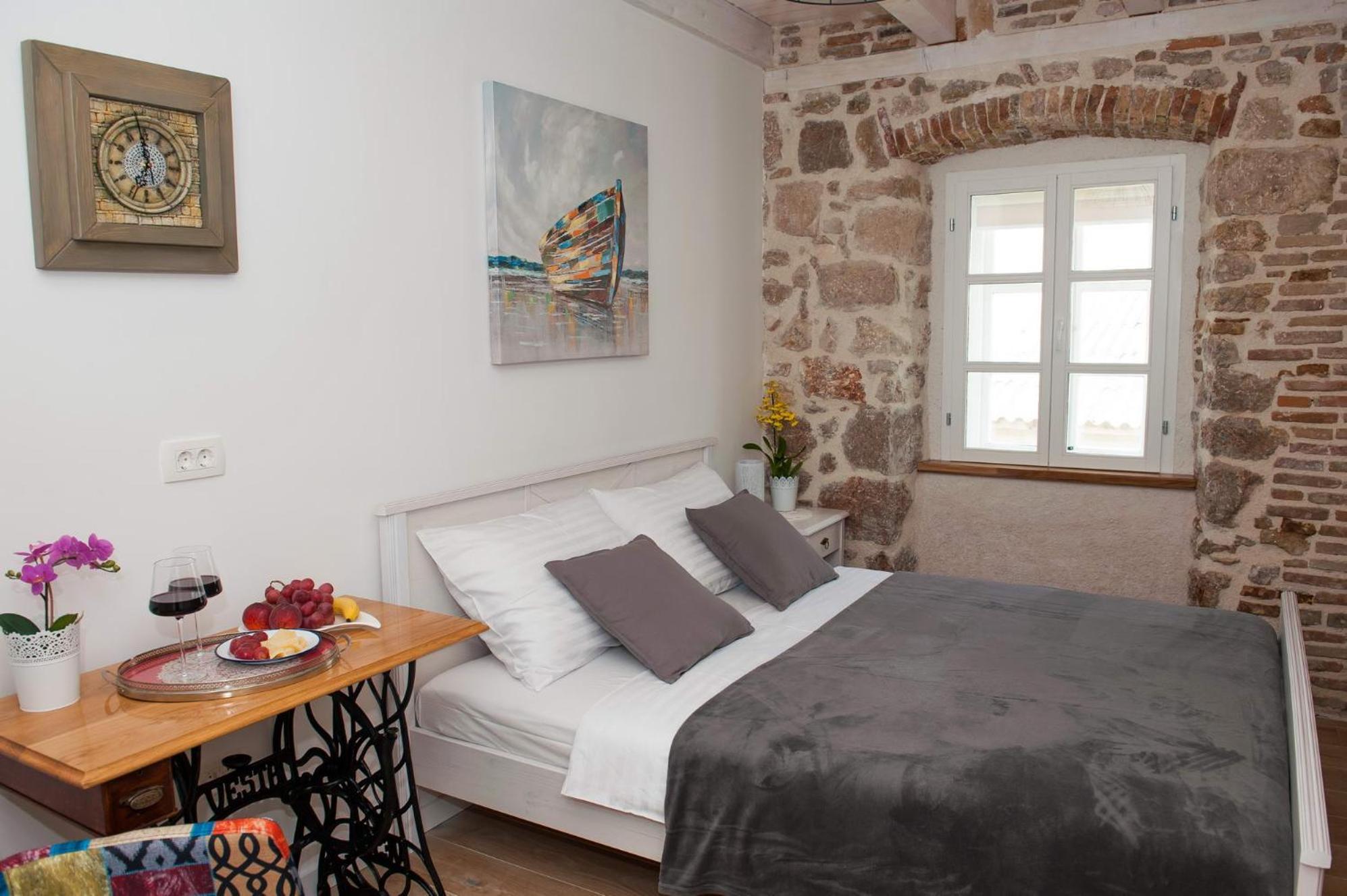 Sobe Bile Bed & Breakfast Pag Town Room photo